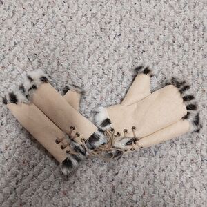 Claire's Beige and Black Fur-Trimmed Mittens